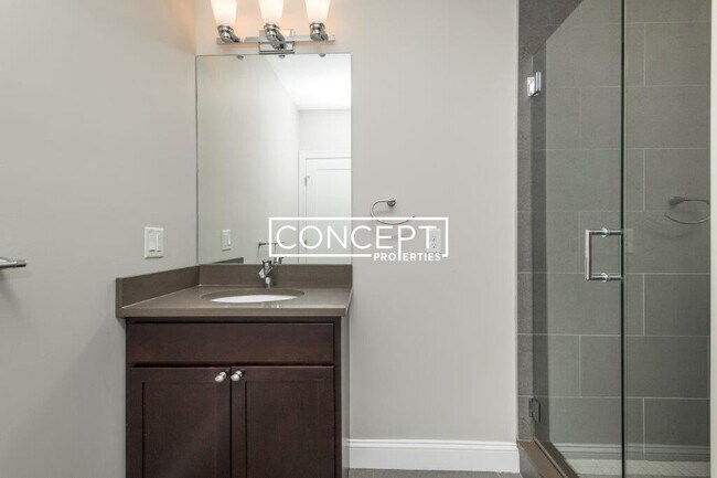 Building Photo - 339 D St