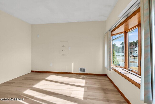 Building Photo - 1841 2nd Ave