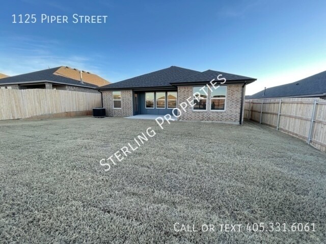 Building Photo - 1125 Piper St