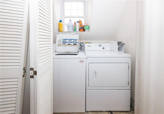 Building Photo - 193-193 Power St