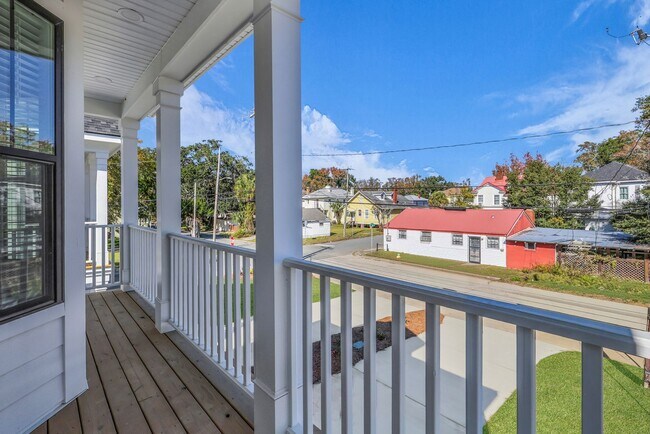 Building Photo - New Construction 3 bed 2.5 bath