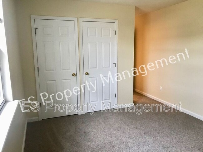 Building Photo - 5130 Hodson Pl