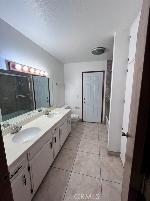 Building Photo - 43052 Charlton Ave