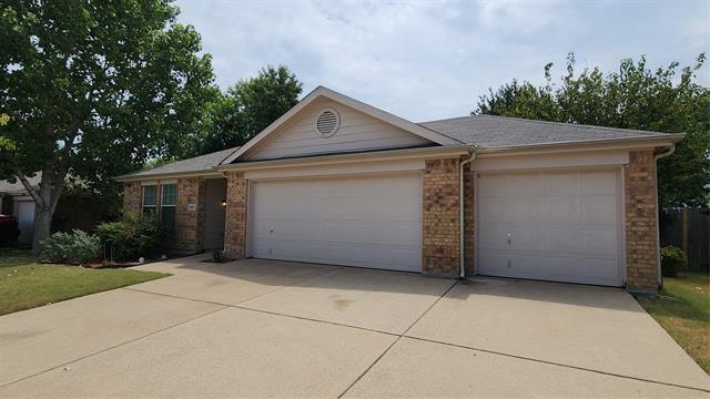 Building Photo - 3003 Elderberry Dr