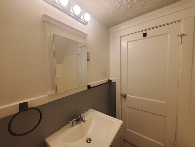 Building Photo - 3118 W 97th St