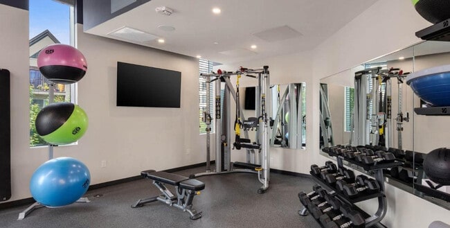 Building Photo - 1100 112th Ave NE