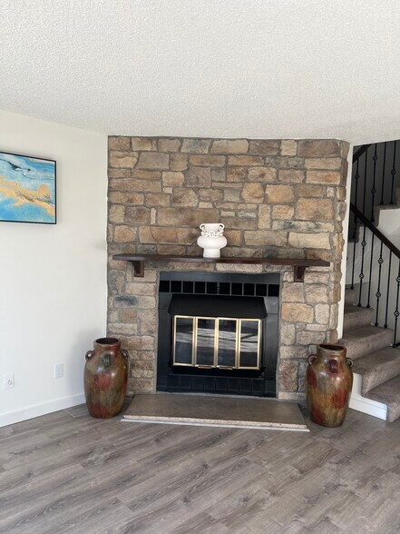 Building Photo - 9535 W Coal Mine Ave