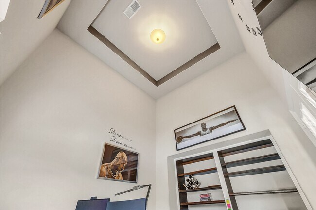 Building Photo - 2610 Orleans Way