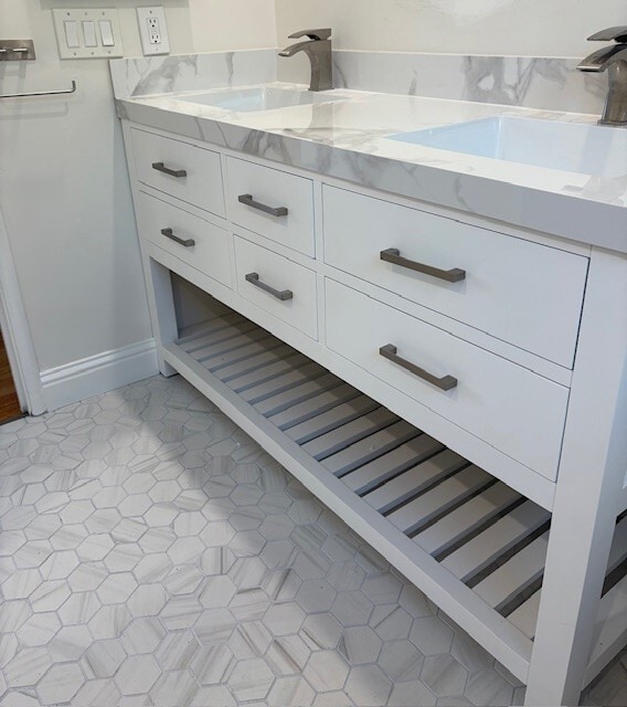 Building Photo - 3710 Sundale Rd