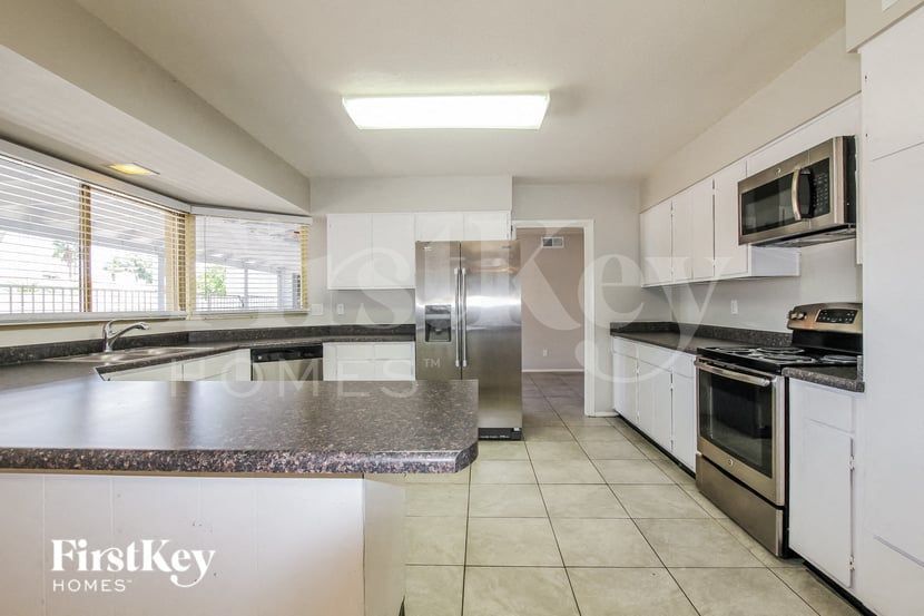 Building Photo - 4336 W Carol Ave