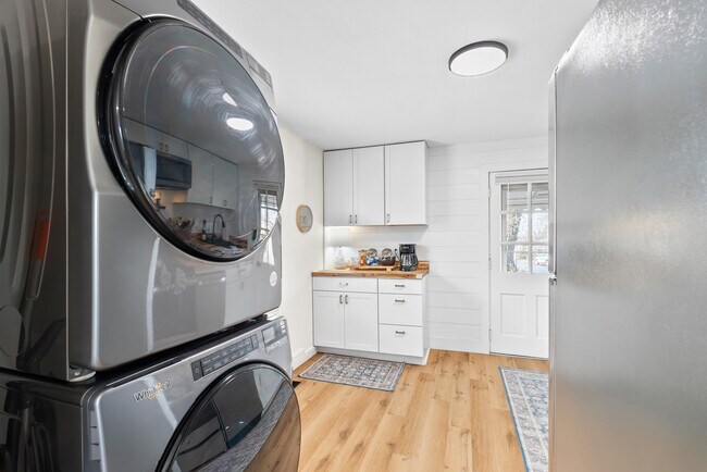 Building Photo - 201 Perrymont Ave