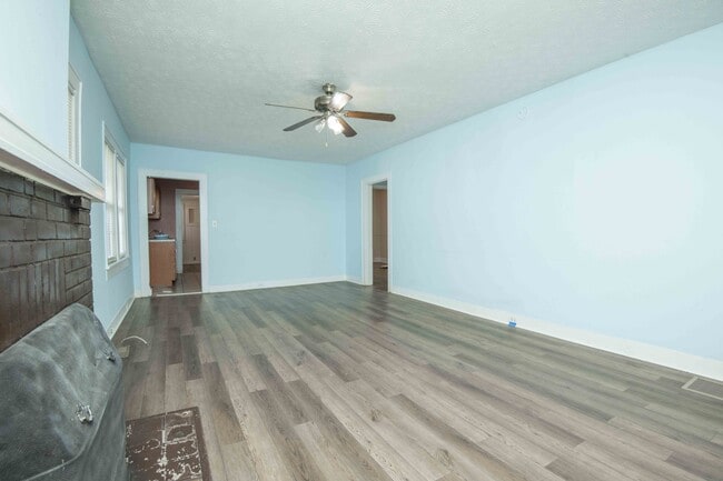 Building Photo - 1148 Baker Ave