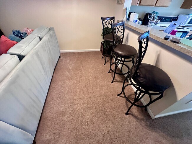 Building Photo - 12311 Kensington Lakes Dr