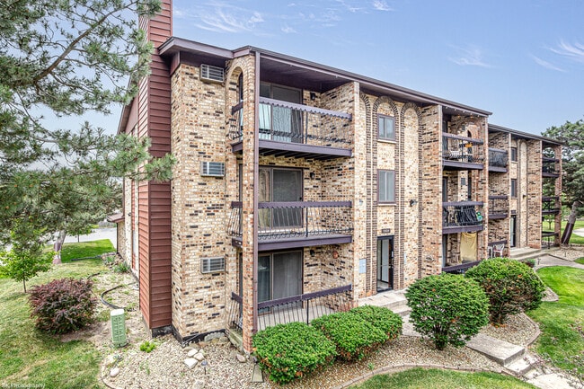 Building Photo - 15834 Orlan Brook Dr
