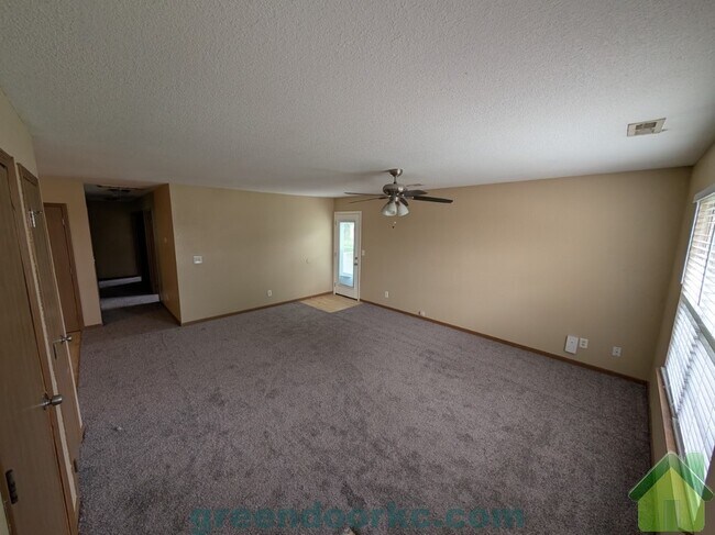 Building Photo - 914 Fall Meadow Ln