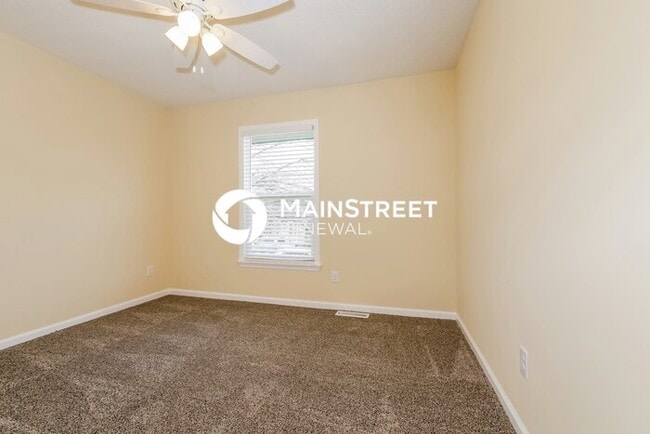 Building Photo - 3 Bedroom Pet-Friendly Home in BLUE SPRINGS, MO with Main Street Renewal