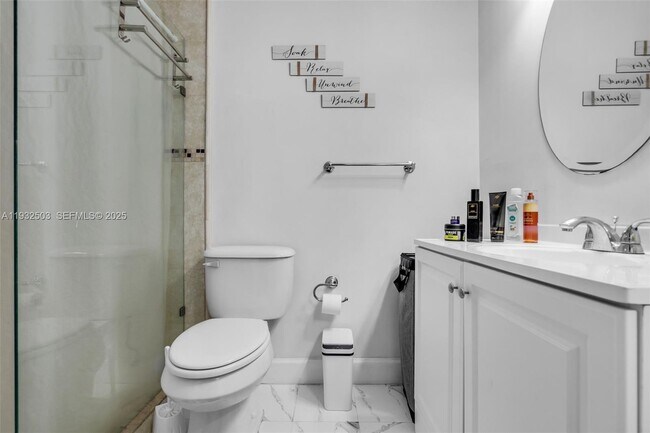 Building Photo - 2740 W 63rd St