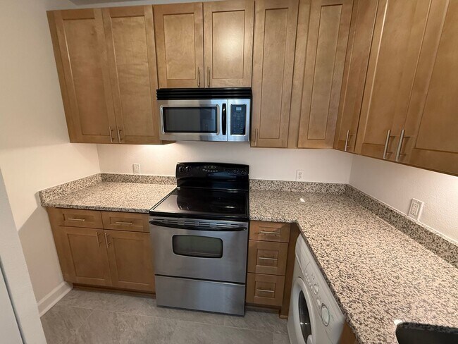 Building Photo - 5630 Pershing Ave