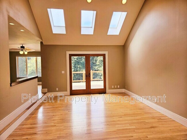 Building Photo - 27201 WA-3