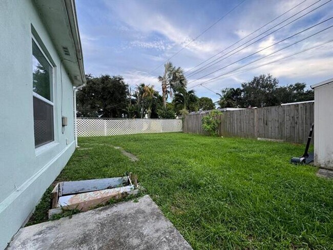 Building Photo - 9422 SW 51st St # 1-2, Cooper City, FL 33328
