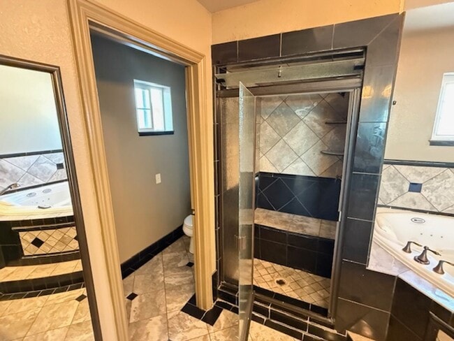 Building Photo - 2-Story Rodeo Home with Beautiful Spacious...