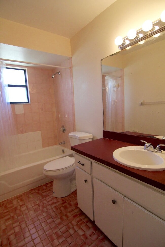 Building Photo - Home available now!