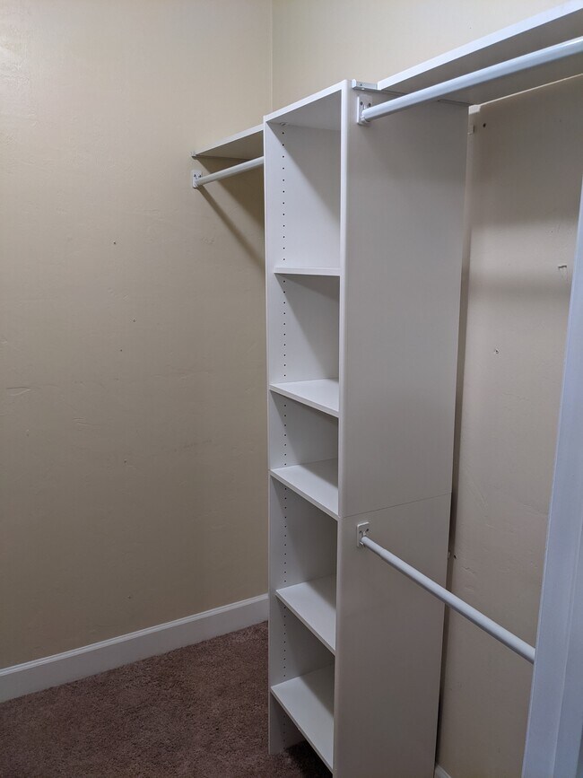 Master Closet2 - 237 SE 16th Ave