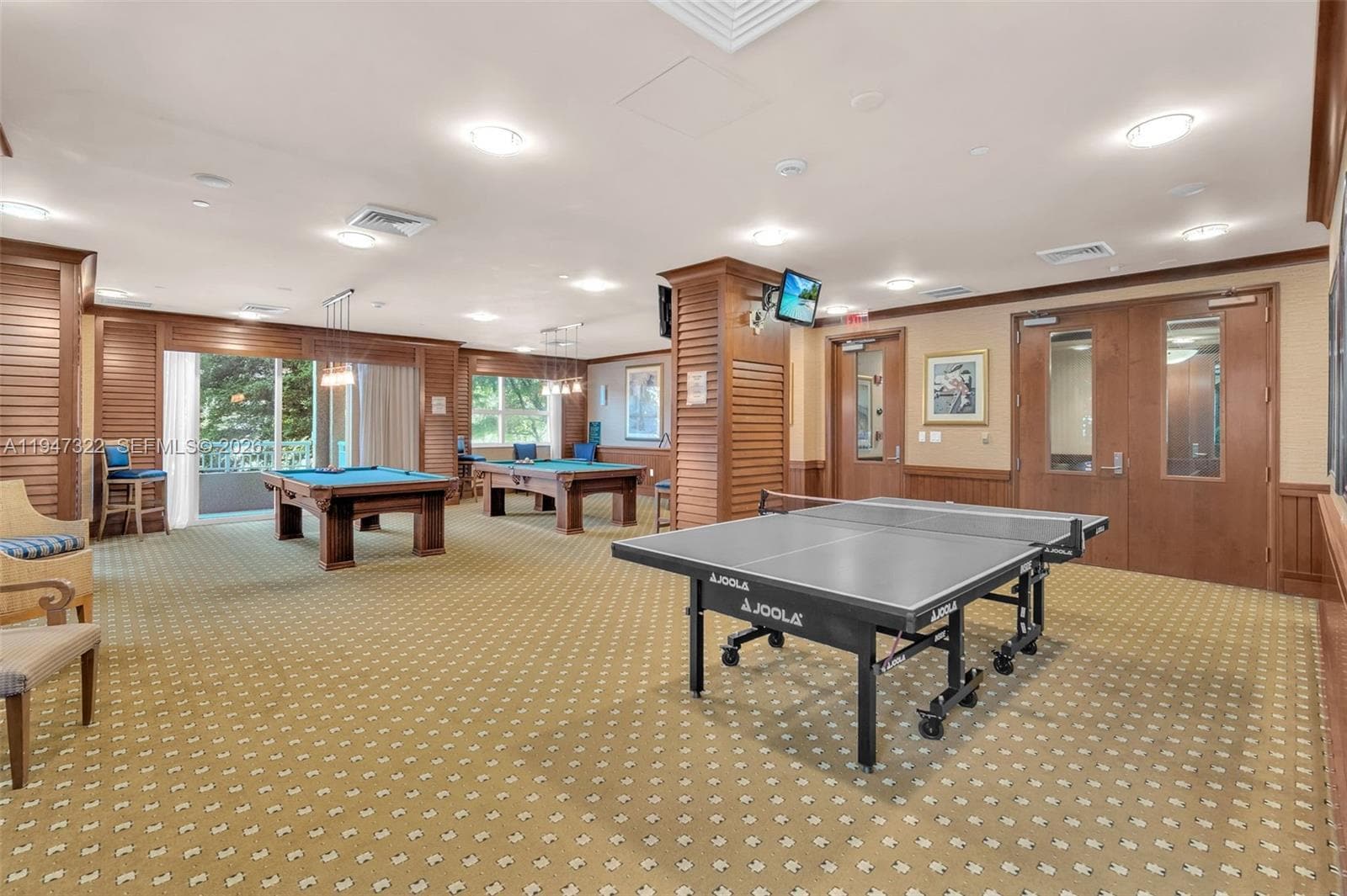 Building Photo - 19501 W Country Club Dr