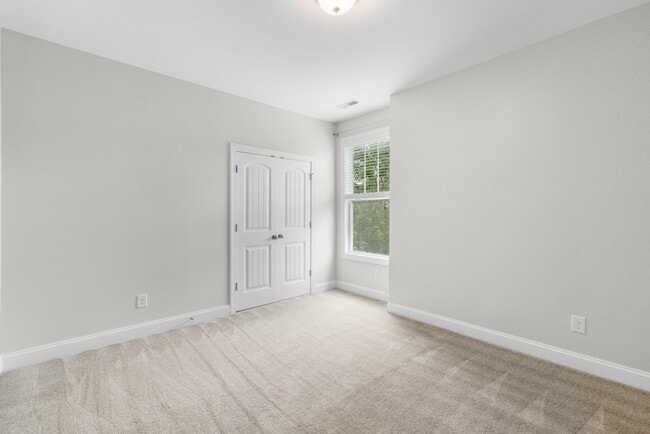 Building Photo - 1416 Sabino Dr