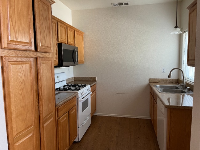 Building Photo - 1555 Orange Ave