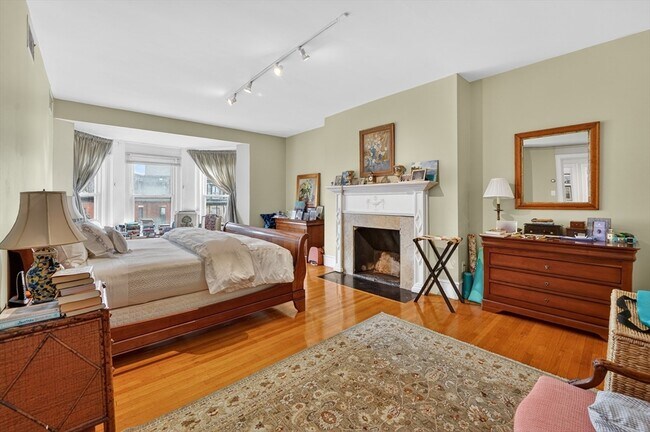 Building Photo - 290 Beacon St