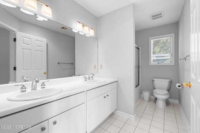 Building Photo - 230 Norwood Ave N