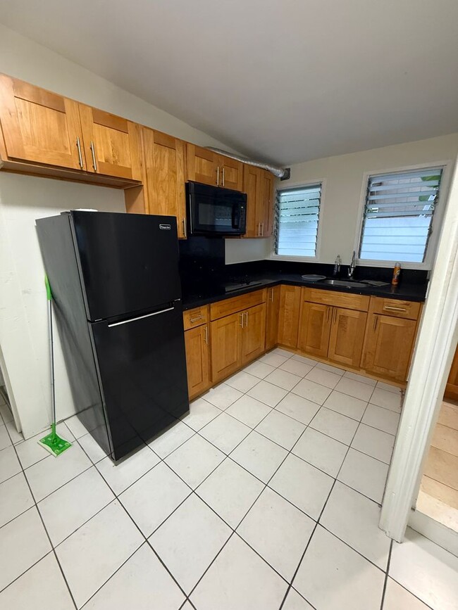 Building Photo - KU.603B