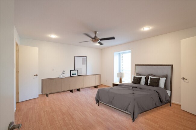 Building Photo - 1100 Augusta Dr