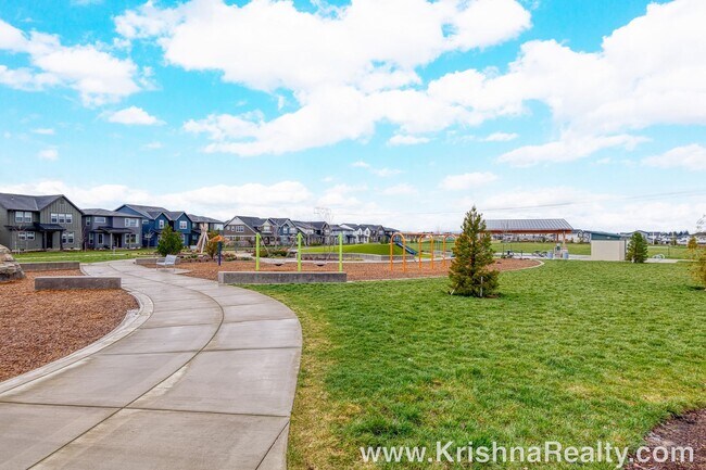 Building Photo - Beautiful 3-Bed | 2.5-Bath Townhome | Expansive Private Outdoor Space | Reeds Crossing