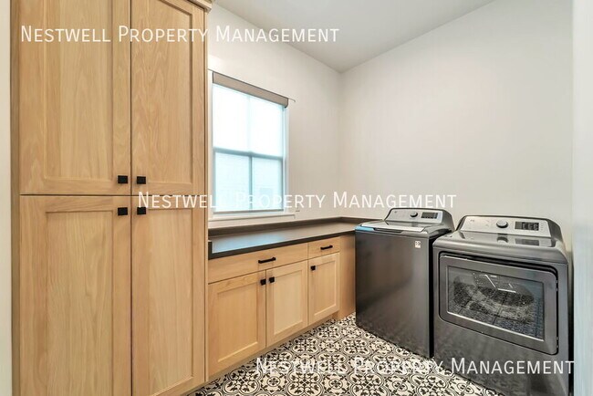 Building Photo - 10907 Paddle Board Way