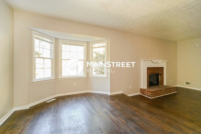 Building Photo - 3 Bedroom Pet-Friendly Home in Jonesboro, GA with Main Street Renewal