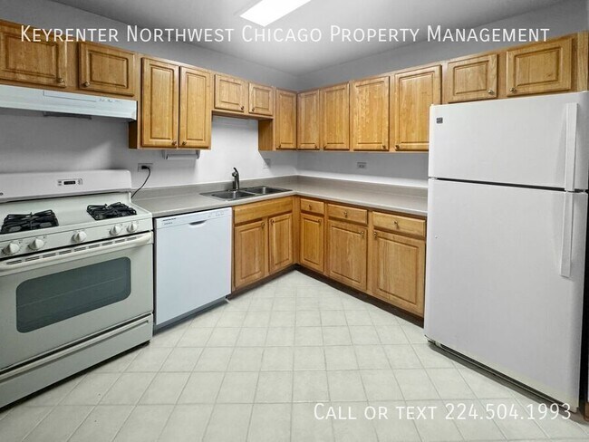 Building Photo - 3000 Bayside Dr