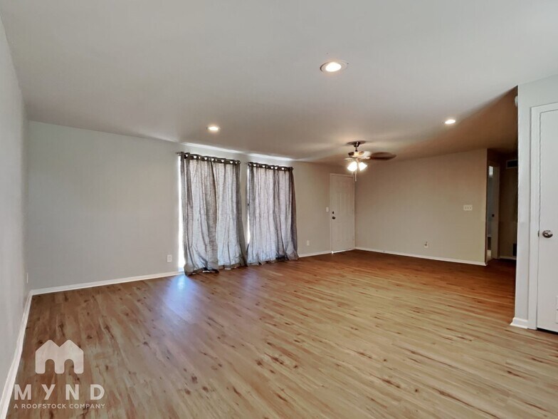 Building Photo - 1519 W Cocopah St