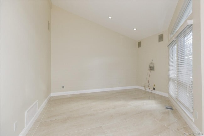 Building Photo - 1 Tiffany Cir