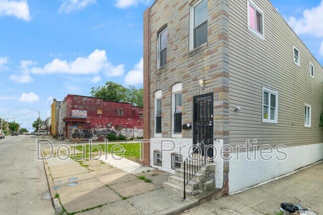 Building Photo - 2018 N Monroe St
