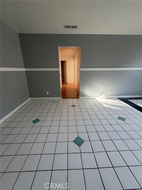 Building Photo - 9800 Vesper Ave