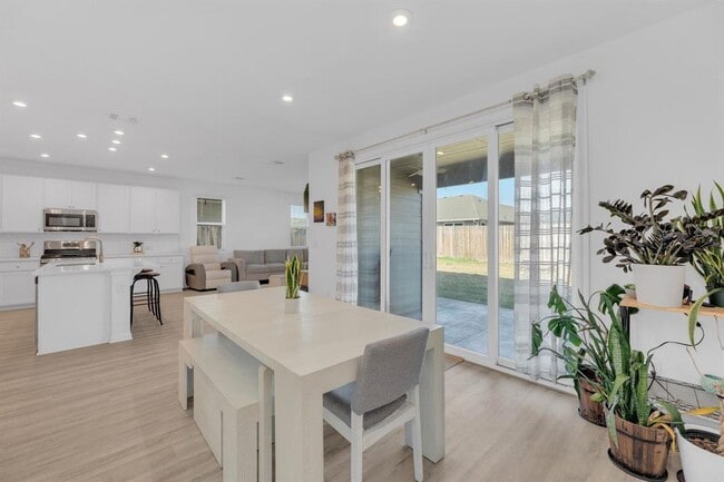 Building Photo - 20704 John Gill Dr