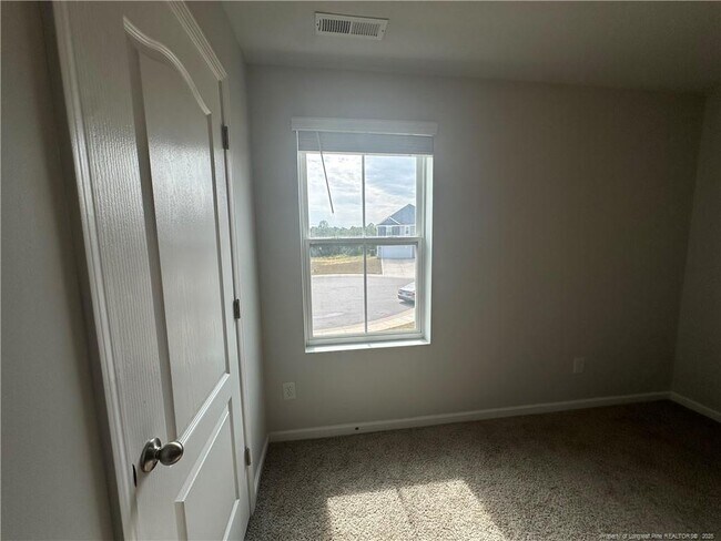 Building Photo - 910 Sapphire Stone Ln