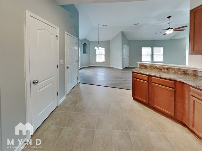 Building Photo - 4627 Rosser Loop Dr
