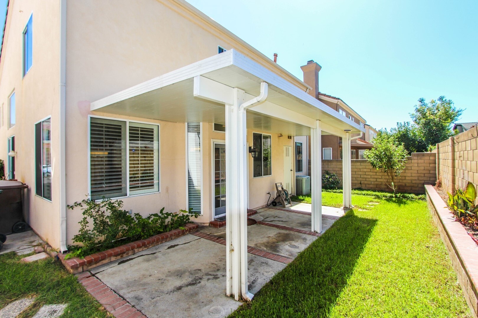 Building Photo - 655 Roscoe St