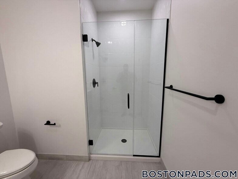 Building Photo - 199 Gardner St