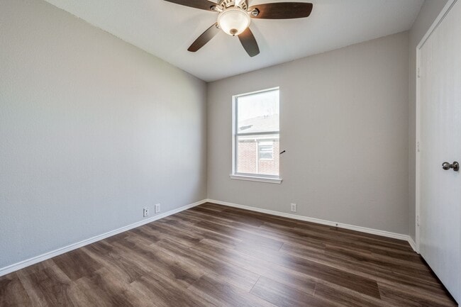 Building Photo - 4313 Sonoma Dr