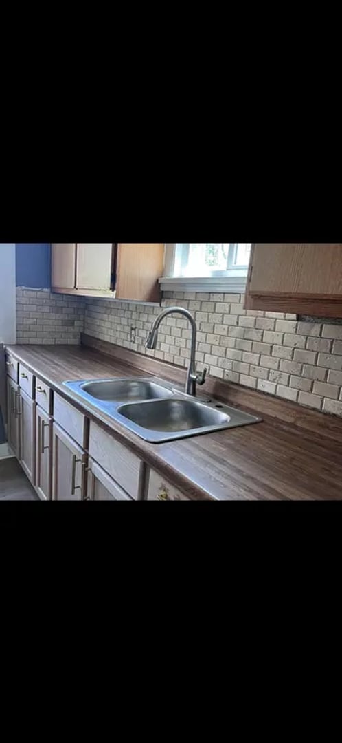 Building Photo - Charming 3-Bedroom Colonial Home with Detached Garage