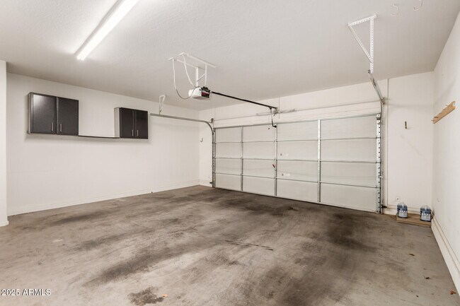 Building Photo - 4287 E Tyson St